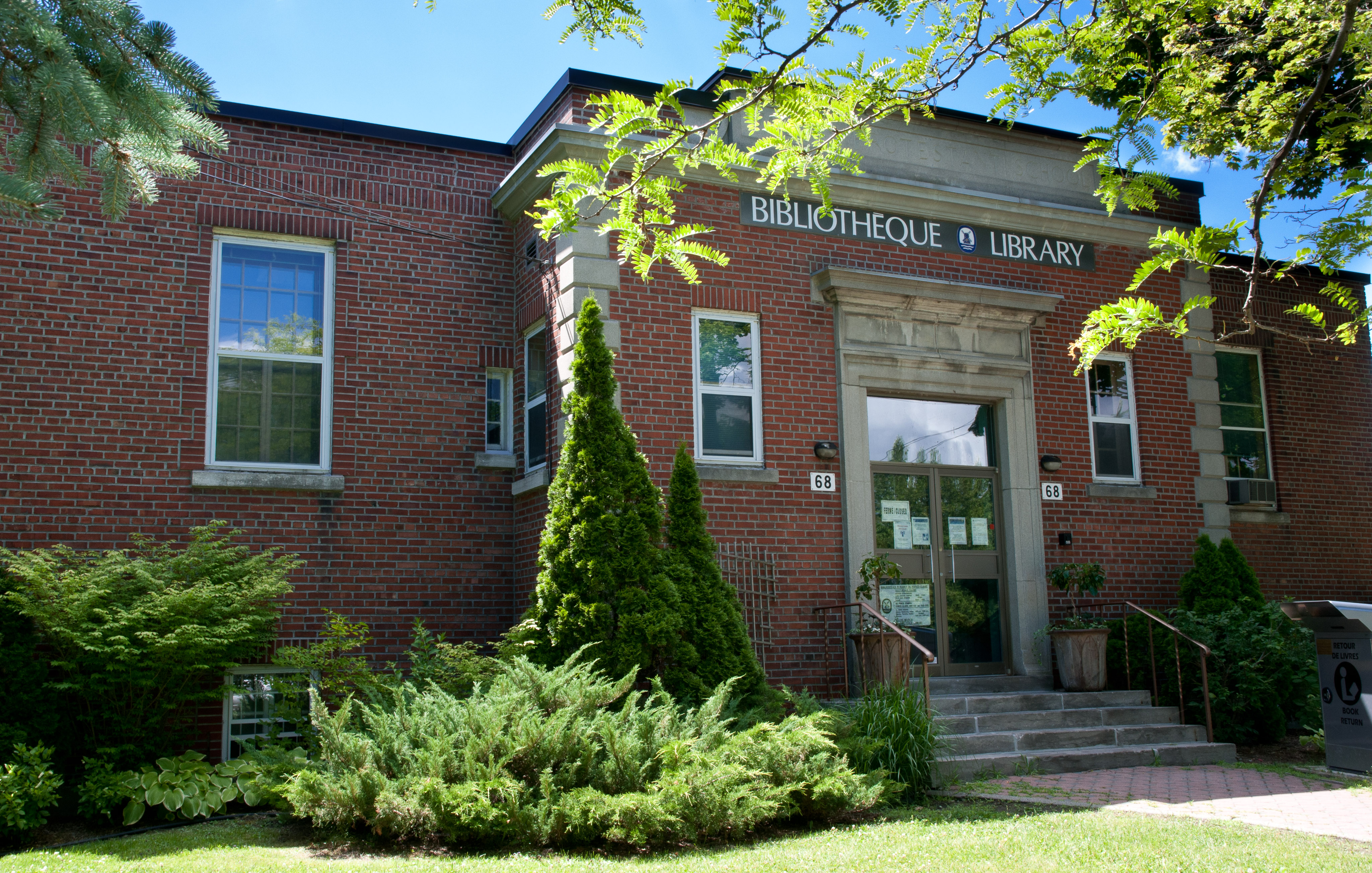 Bibliothèque de Pointe-Claire — Valois